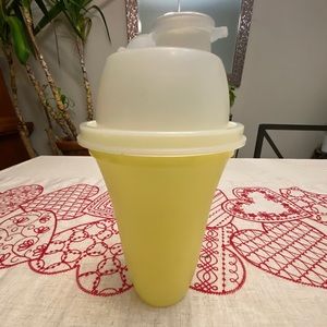 Vintage Tupperware #844 Yellow Quick Shake Drink Mixer